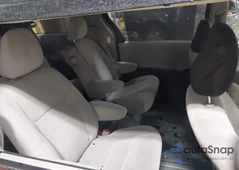 2015 Toyota Sienna Le 8 Passenger из США, поврежденный, VIN 5TDKK3DC8FS655876